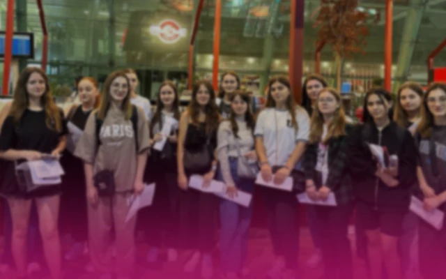 https://victoriarecruitment.al/wp-content/uploads/2023/10/students.webp